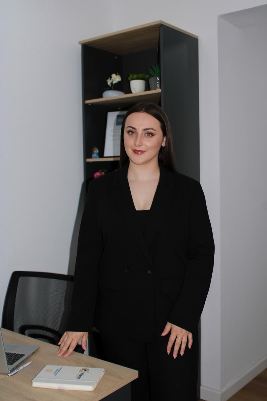 Albana Lleshi, themeluese e Vlera Consulting